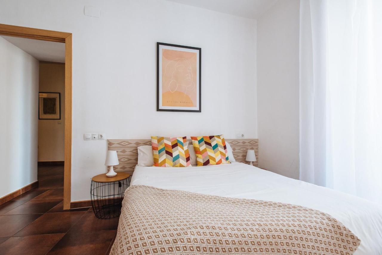Homeyseville- Bright Apartment At Santa Cruz 6 Pax, Parking Optional Sevilha Exterior foto