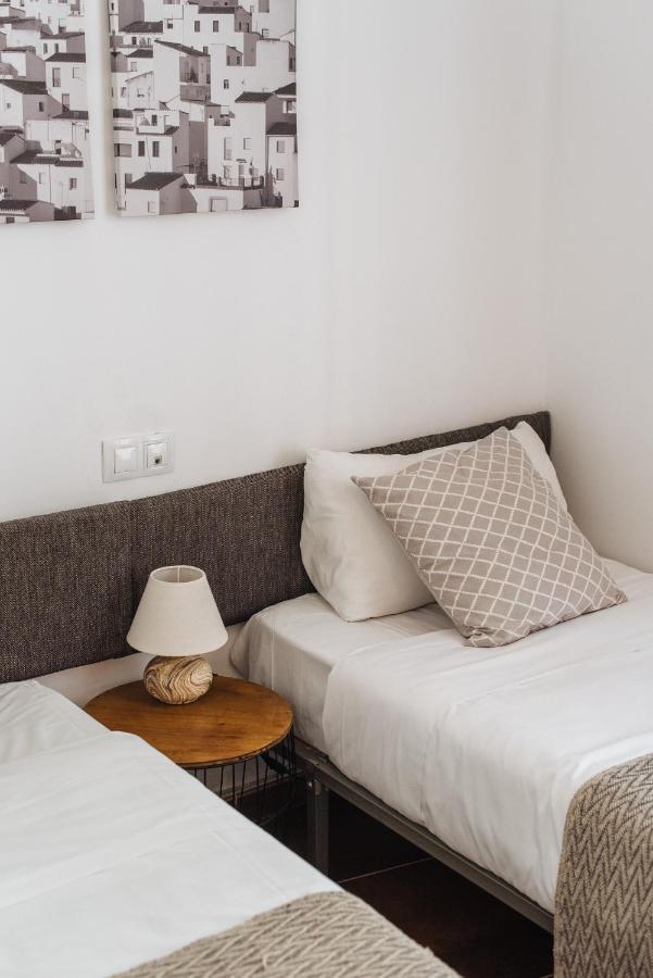 Homeyseville- Bright Apartment At Santa Cruz 6 Pax, Parking Optional Sevilha Exterior foto