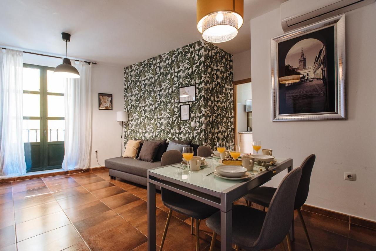 Homeyseville- Bright Apartment At Santa Cruz 6 Pax, Parking Optional Sevilha Exterior foto