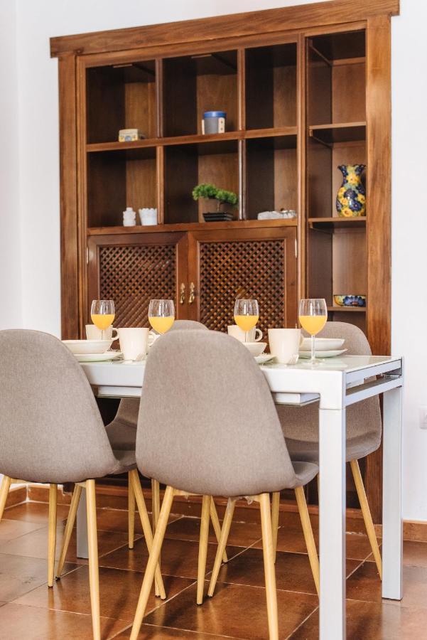 Homeyseville- Bright Apartment At Santa Cruz 6 Pax, Parking Optional Sevilha Exterior foto