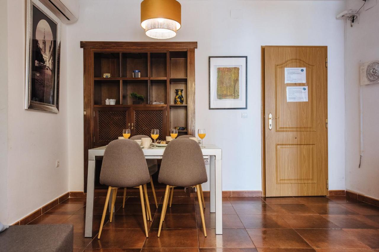 Homeyseville- Bright Apartment At Santa Cruz 6 Pax, Parking Optional Sevilha Exterior foto