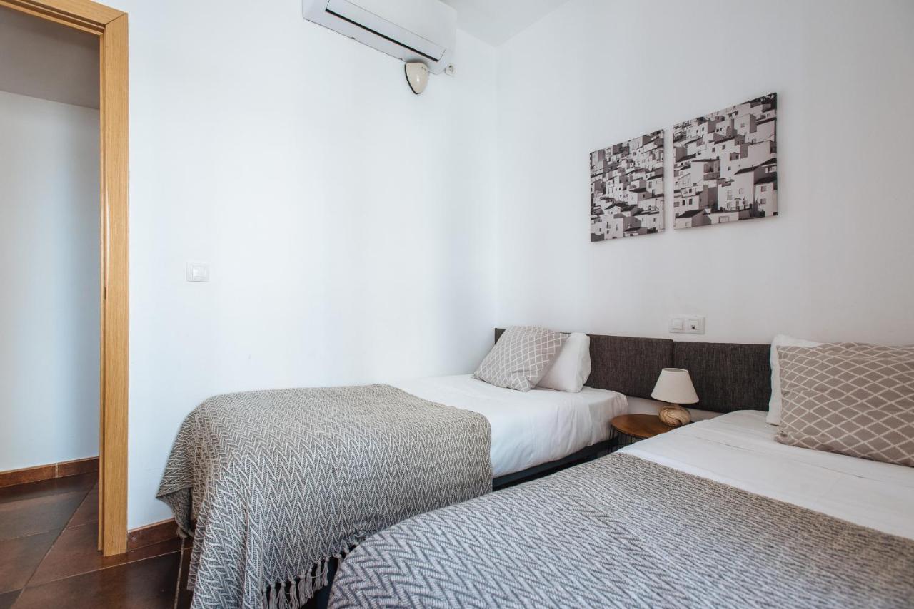 Homeyseville- Bright Apartment At Santa Cruz 6 Pax, Parking Optional Sevilha Exterior foto