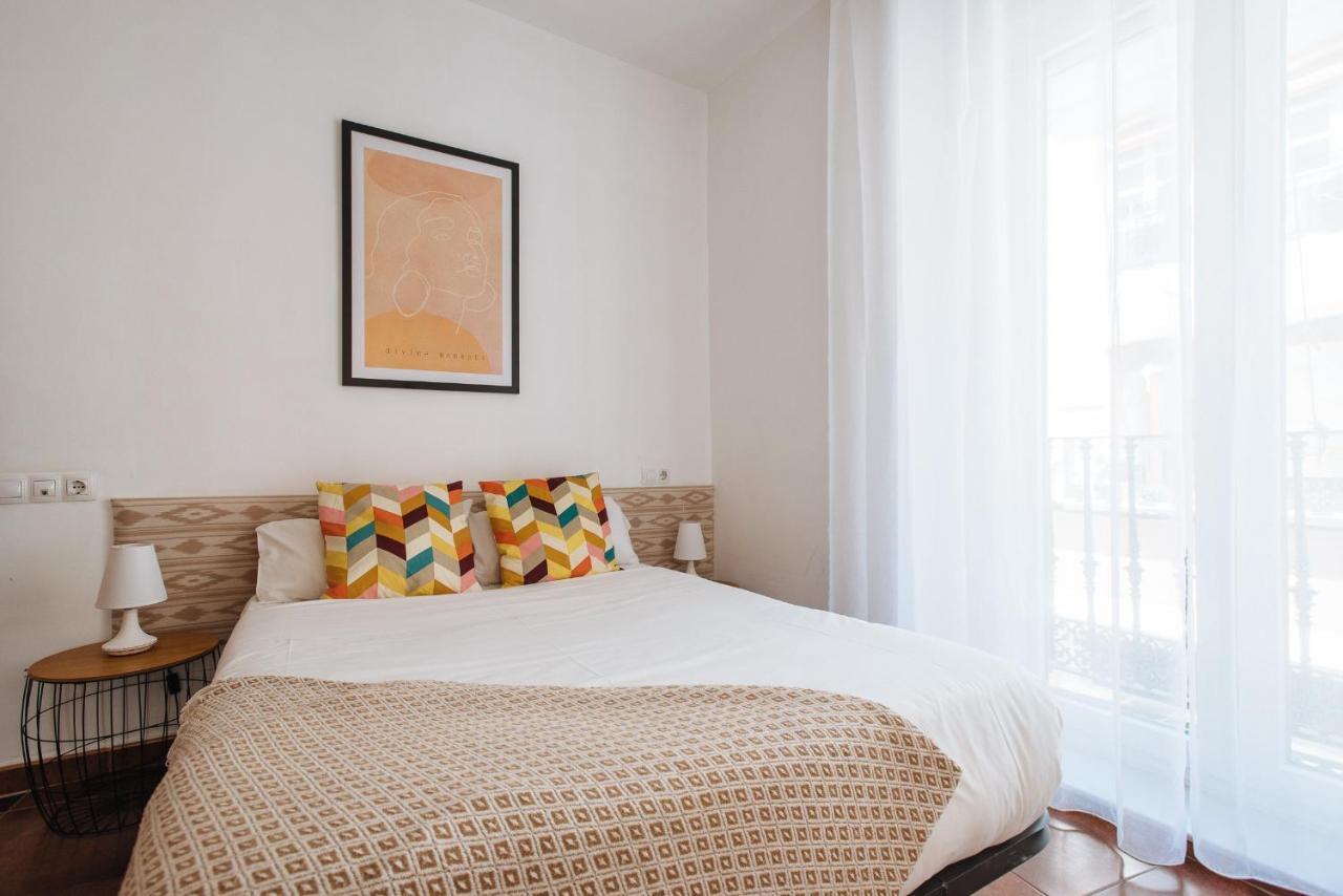 Homeyseville- Bright Apartment At Santa Cruz 6 Pax, Parking Optional Sevilha Exterior foto