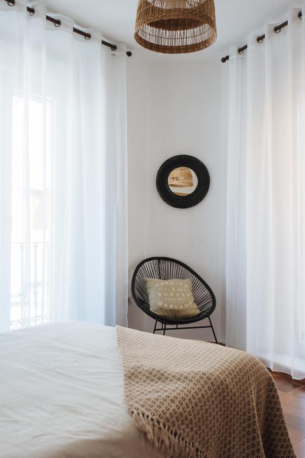 Homeyseville- Bright Apartment At Santa Cruz 6 Pax, Parking Optional Sevilha Exterior foto
