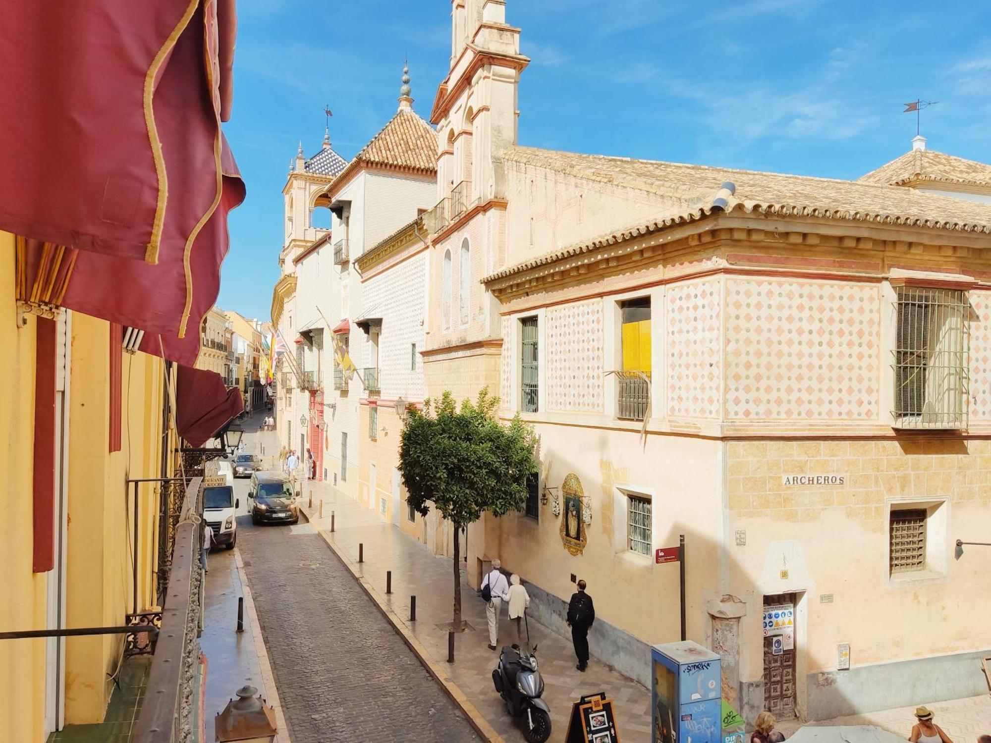 Homeyseville- Bright Apartment At Santa Cruz 6 Pax, Parking Optional Sevilha Exterior foto